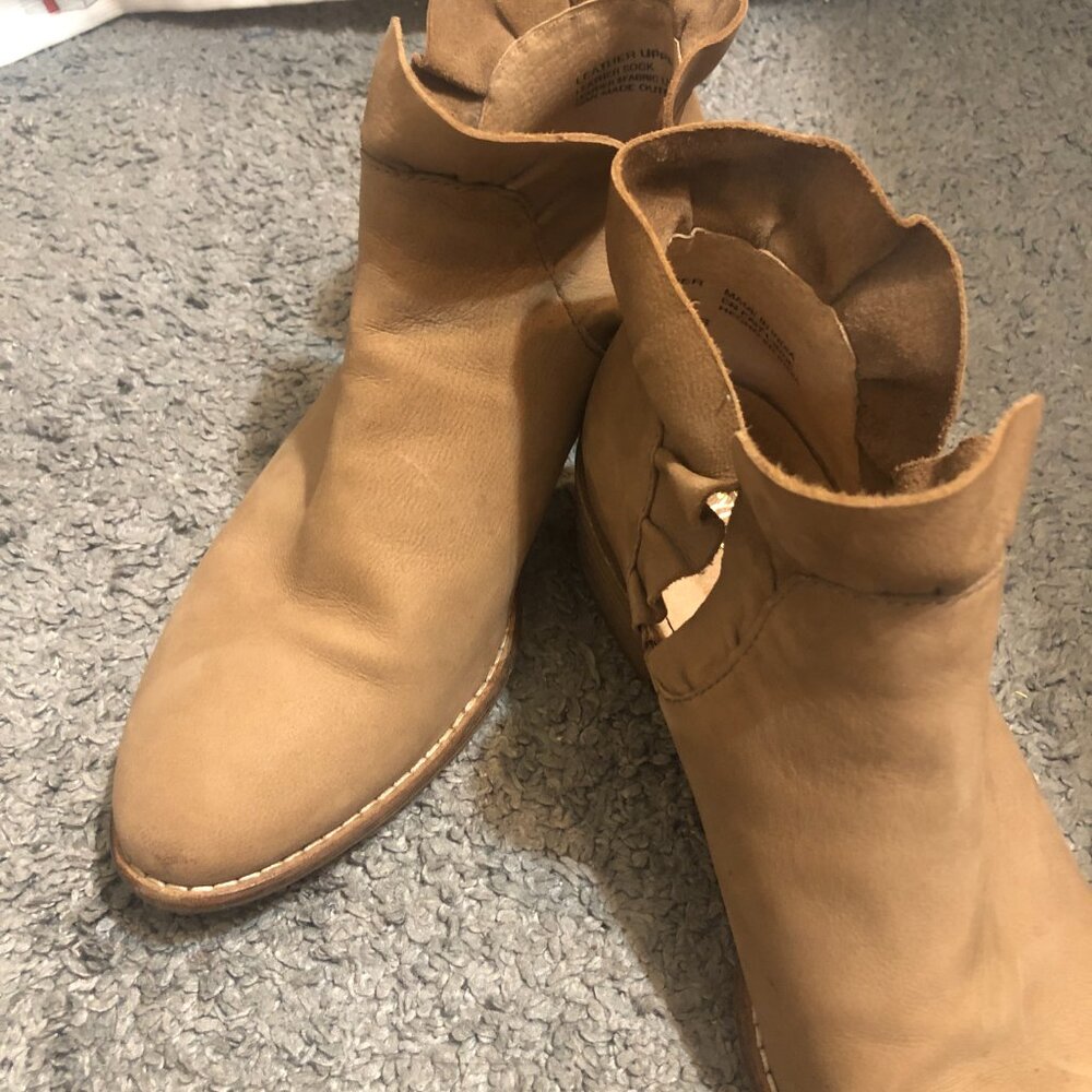Seychelles Bootie - Very Cute! Size 6 Great Condition - Picture 4 of 4